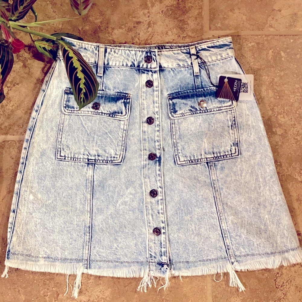 NWT ~ Hidden Jeans Distressed Skirt